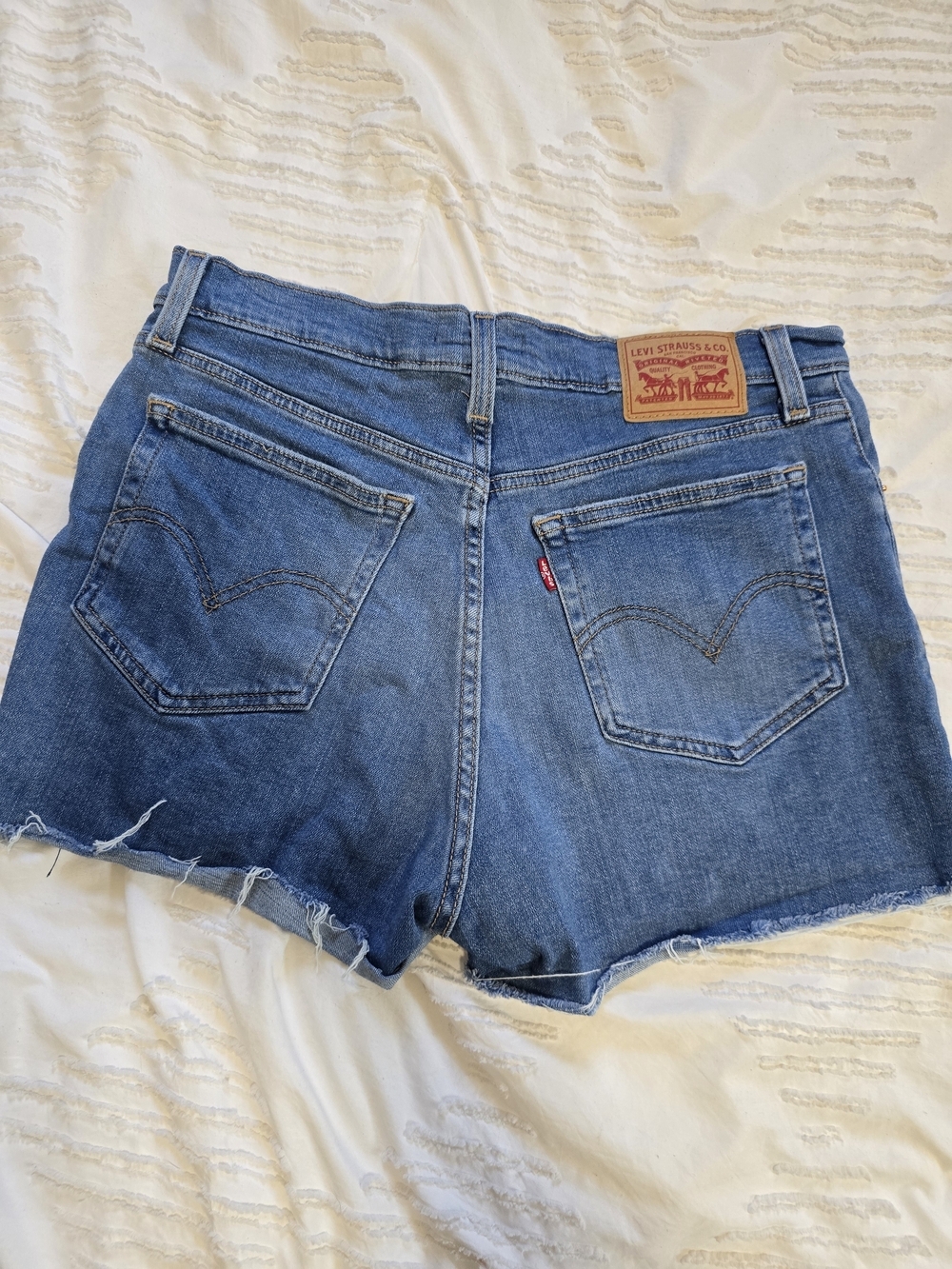 Levi's High Rise Distressed Denim Shorts Size 31 Blue